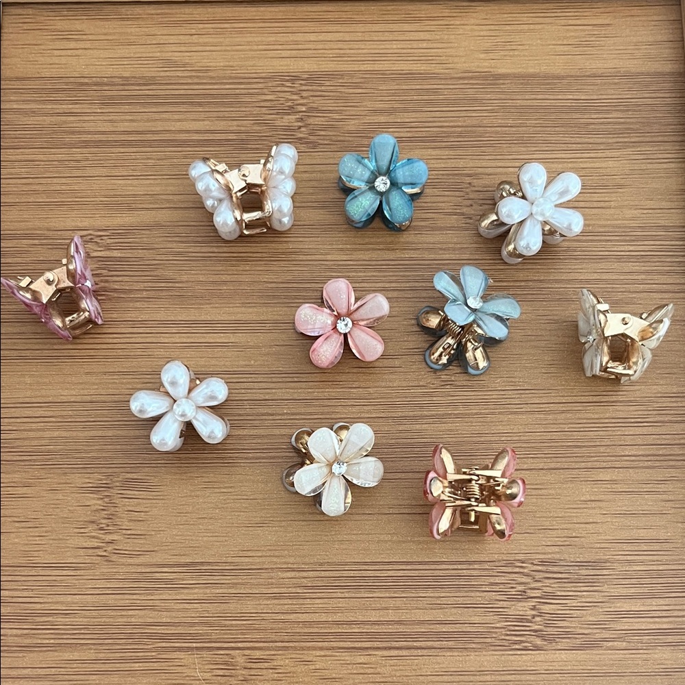 Floral Hair Clips Set in Assorted Colors
